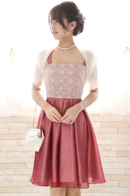 ベージュのパールとビーズのミニクラッチ