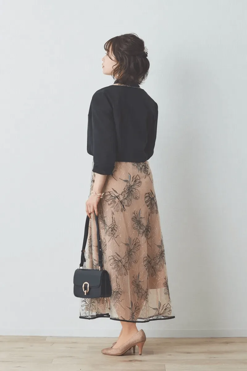 ベージュの配色フラワーレースパイピングドレス