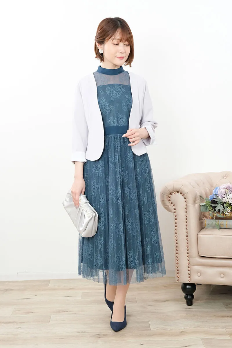 ブルーのクラシカルレースドレス