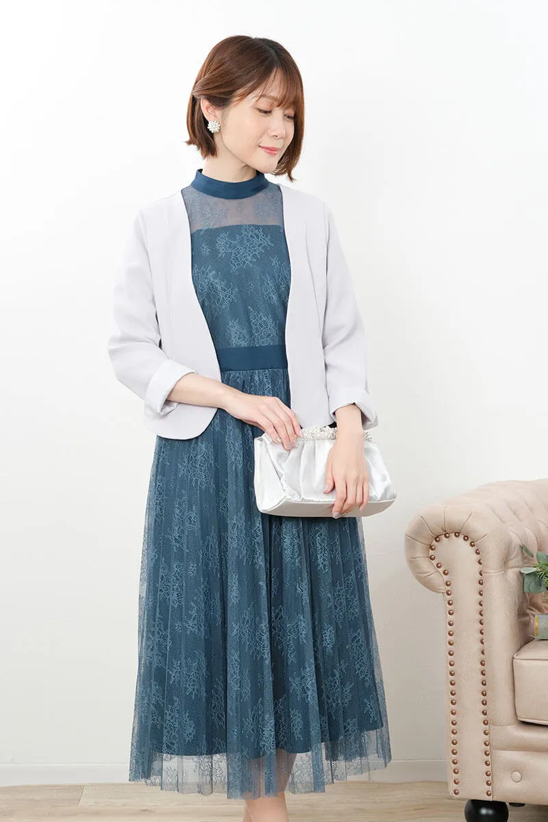 ブルーのクラシカルレースドレス
