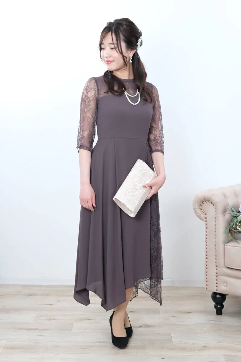 ブラウングレーのサイドレースイレギュラーヘムドレス
