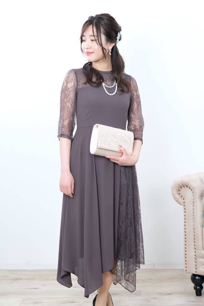 ブラウングレーのサイドレースイレギュラーヘムドレス