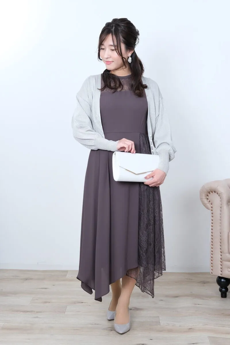 ブラウングレーのサイドレースイレギュラーヘムドレス