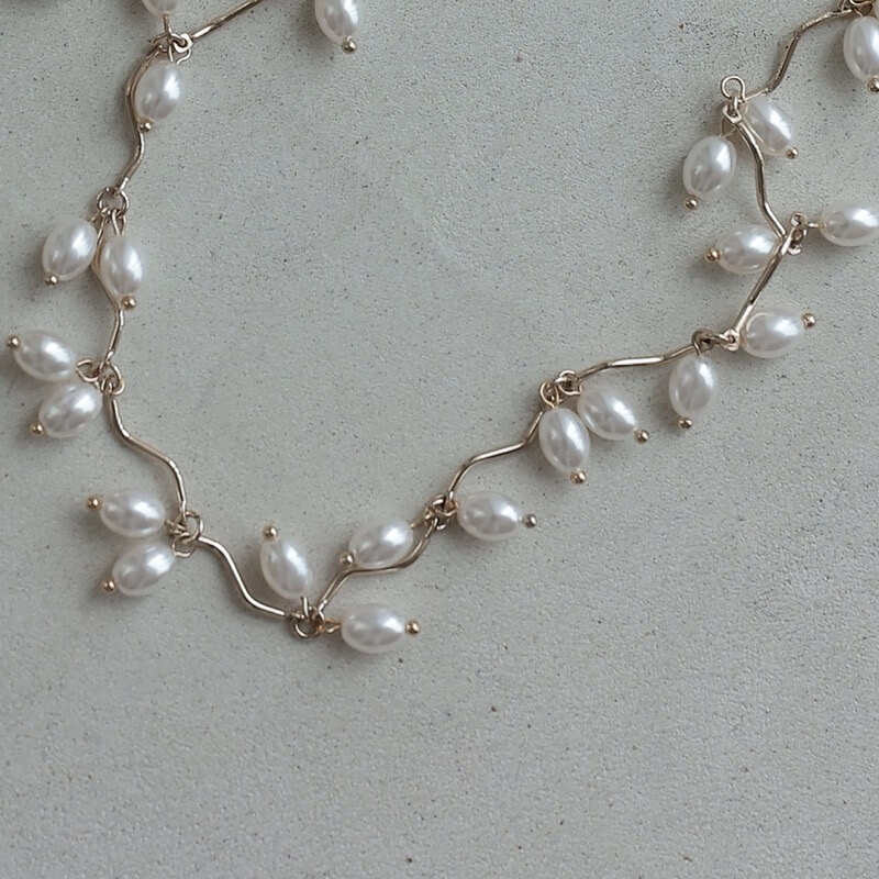 しずくパールのゴールドウェーブネックレス