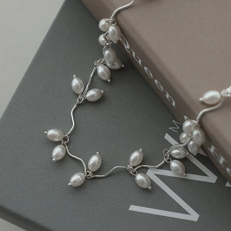 しずくパールのシルバーウェーブネックレス