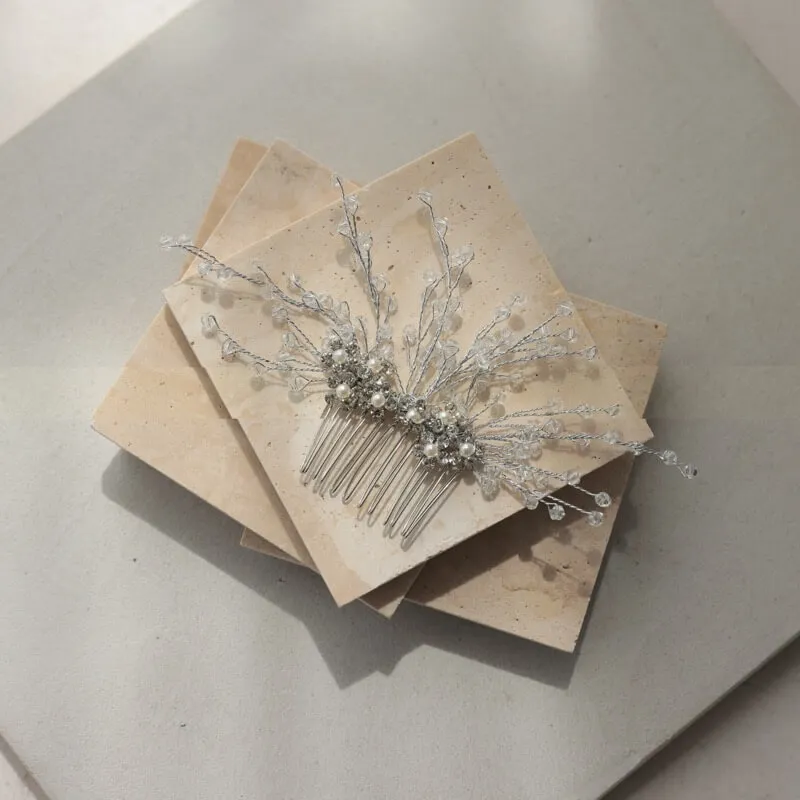 フラワービジューとクリスタルのワイヤーコーム