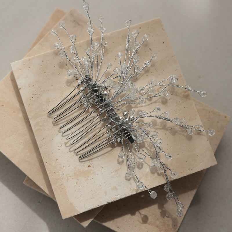 フラワービジューとクリスタルのワイヤーコーム