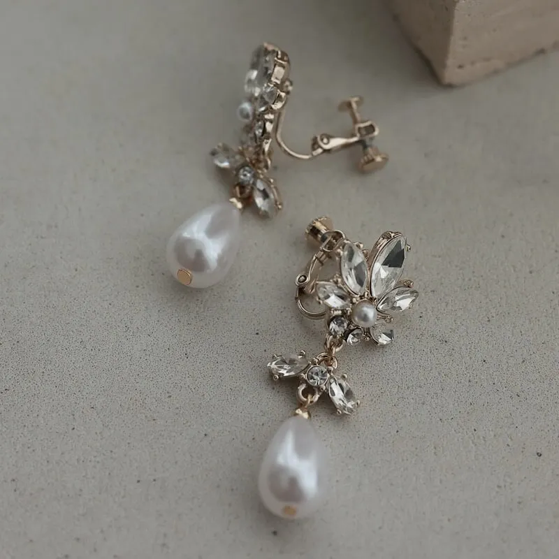 ゴールドビジューのしずくパールイヤリング