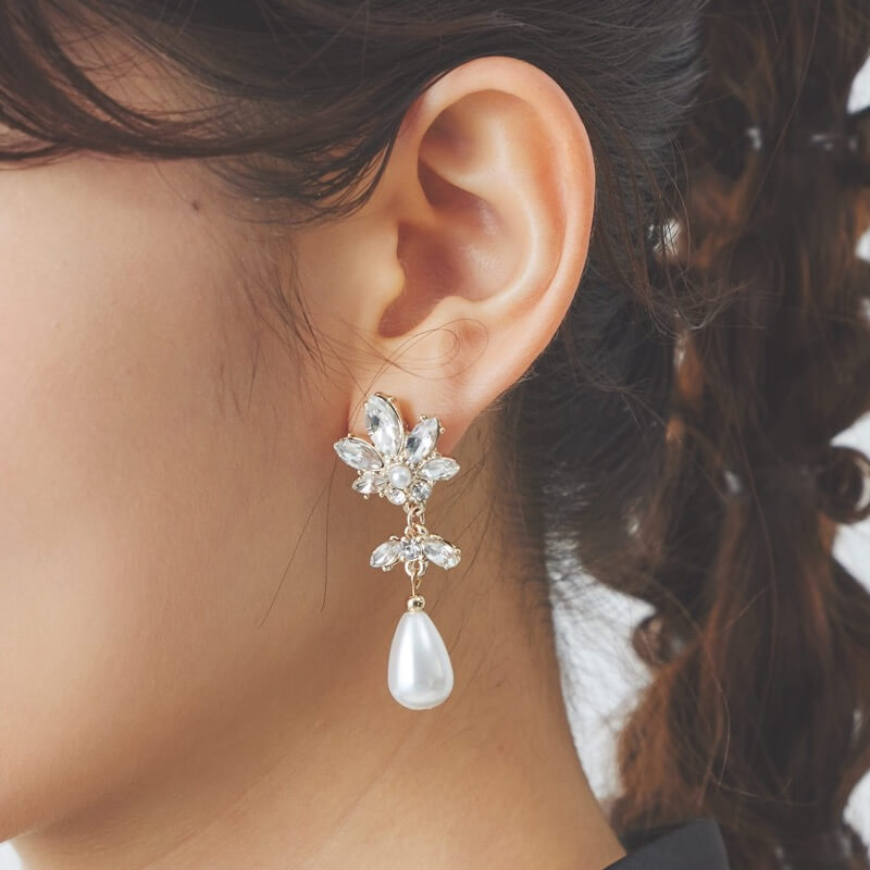 ゴールドビジューのしずくパールイヤリング