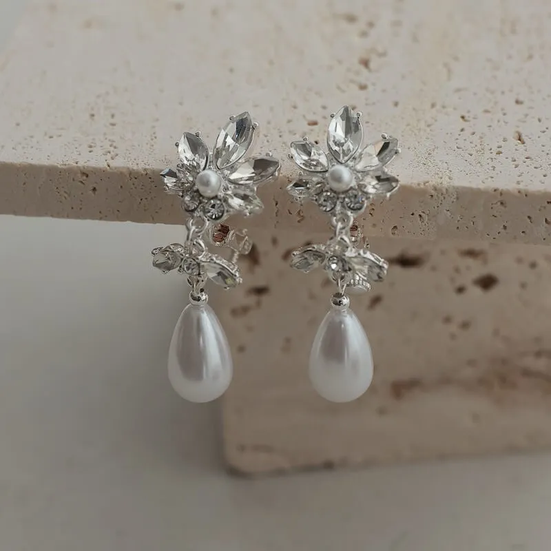 シルバービジューのしずくパールイヤリング