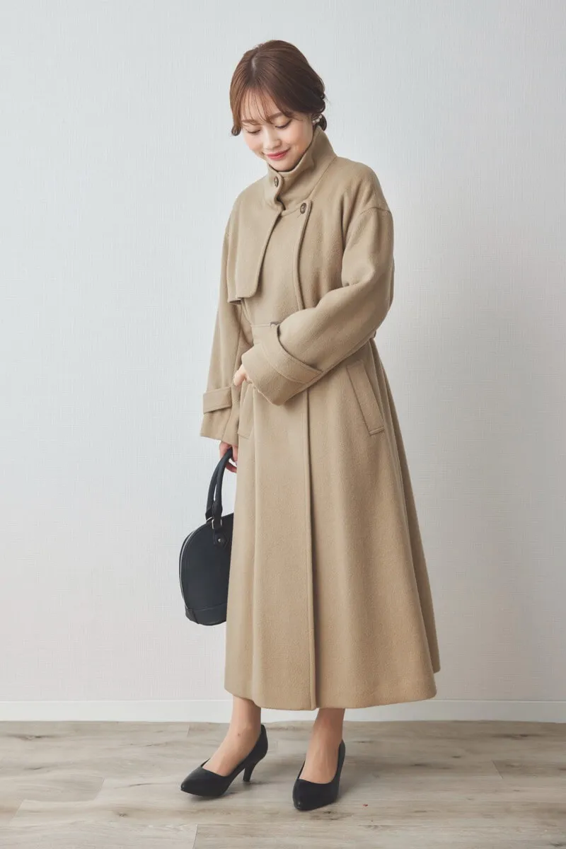 キャメルのスタンドカラーウールコート