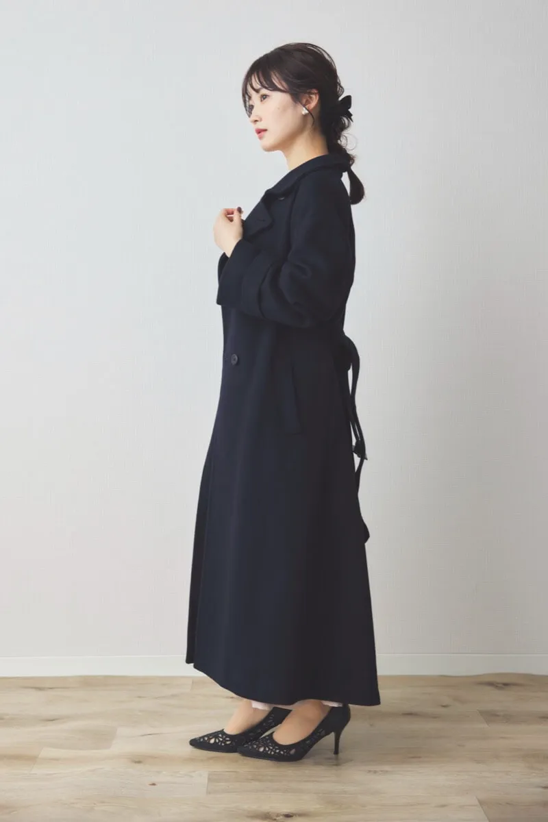 ネイビーのスタンドカラーウールコート