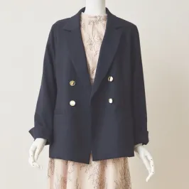 ネイビーのダブルジャケット