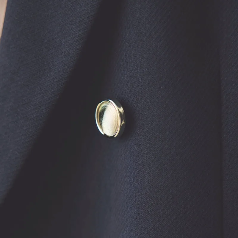 ネイビーのダブルジャケット