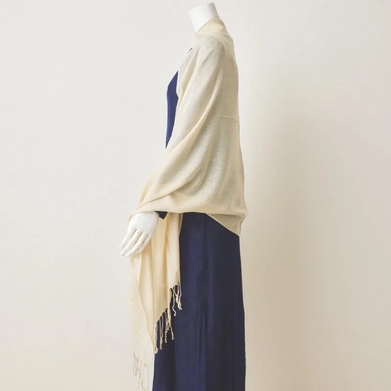 ベージュのラメ入りフリンジストール