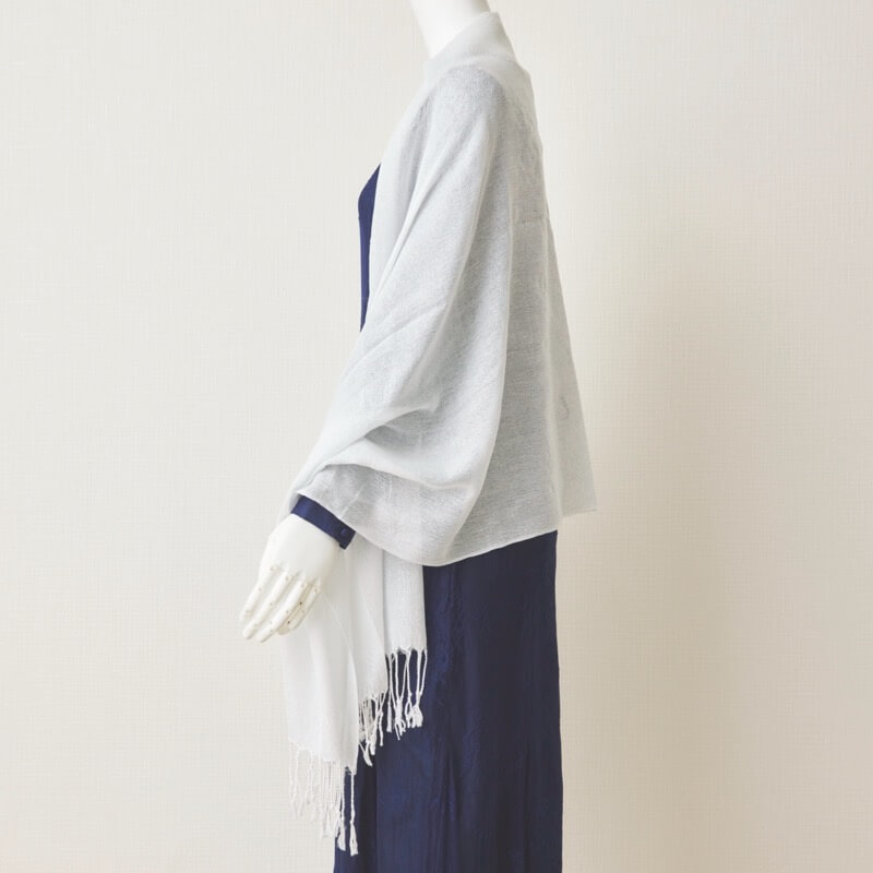 シルバーのラメ入りフリンジストール