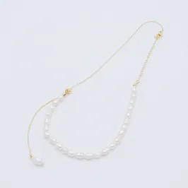 ゴールドチェーンのポイントパールネックレス