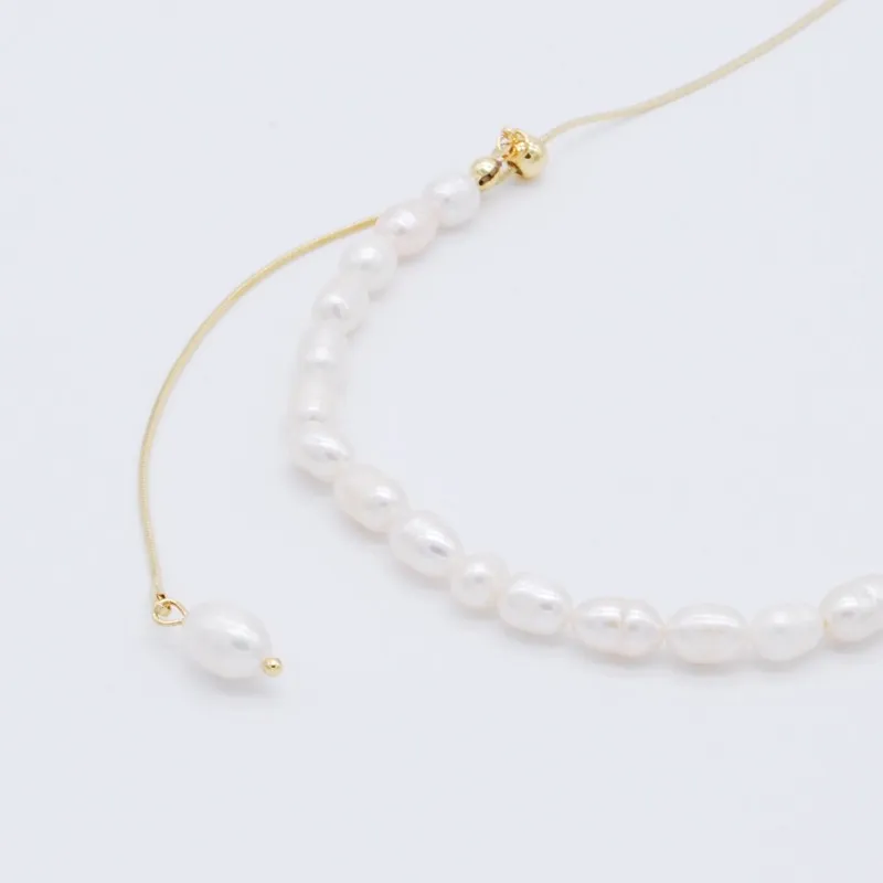 ゴールドチェーンのポイントパールネックレス