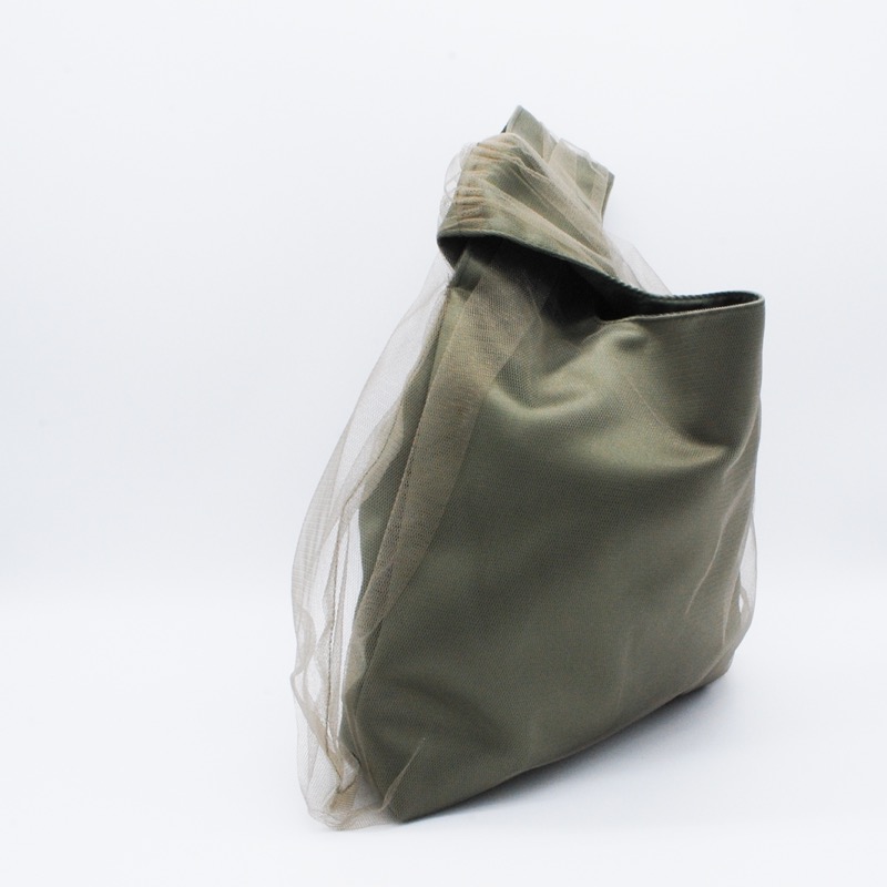 カーキのチュールハンドバッグ