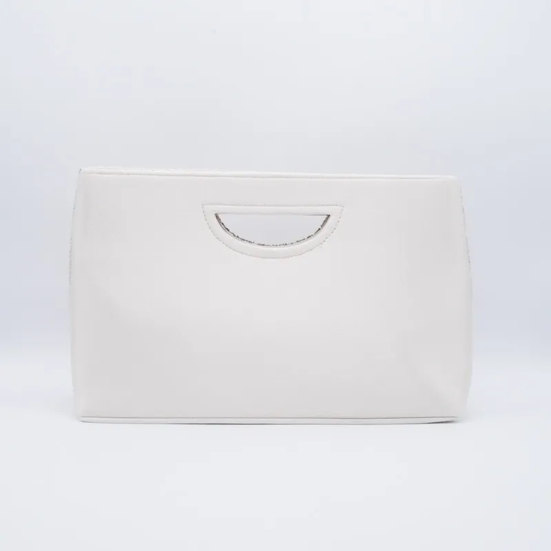 オフホワイトのフラワー刺繍のクラッチバッグ