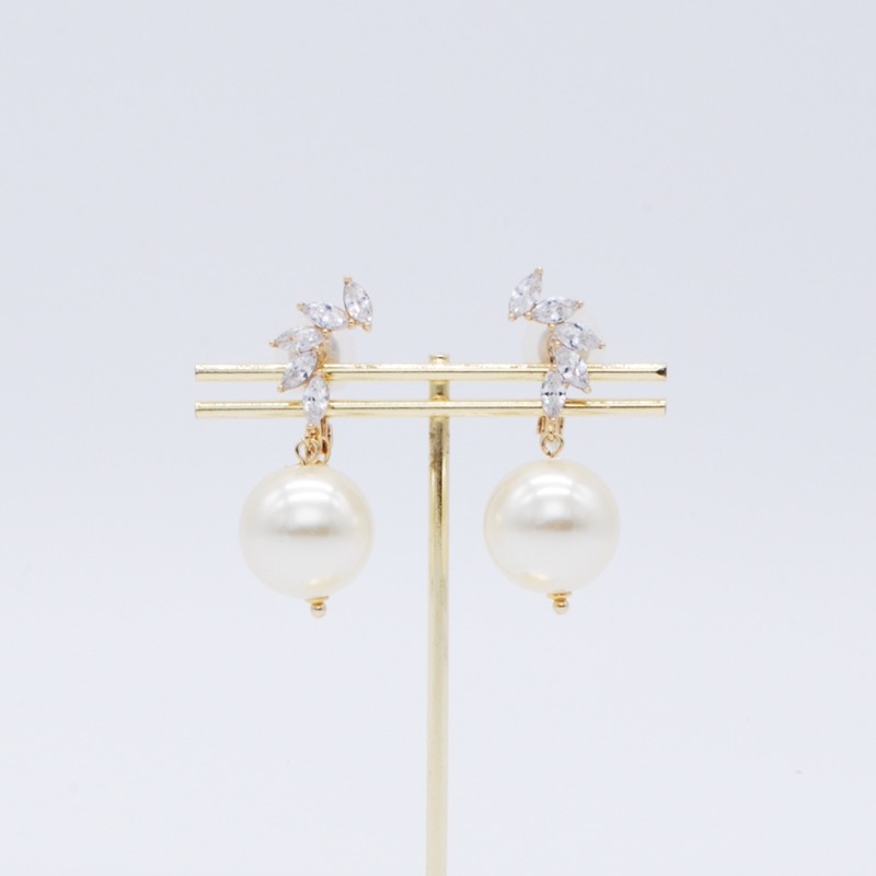 キュービックジルコニア×1粒パールのイヤリング
