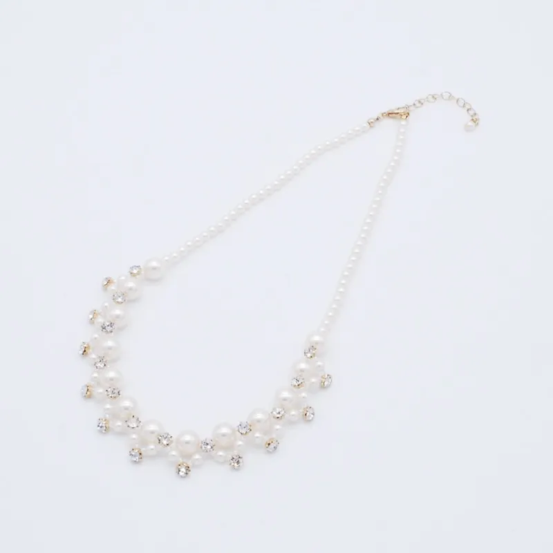 パールとゴールドビジューのネックレス