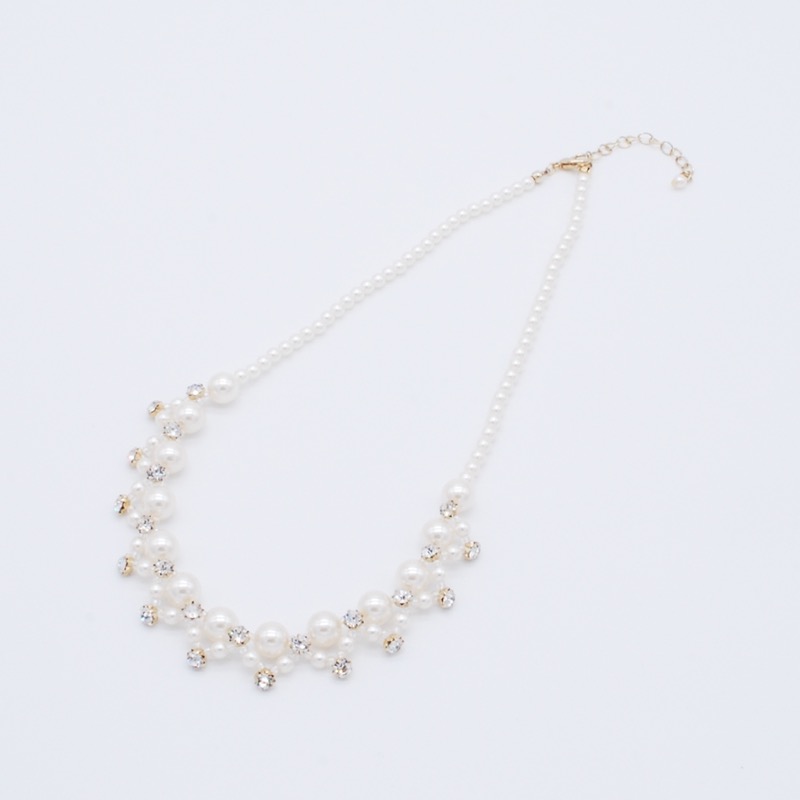 パールとゴールドビジューのネックレス