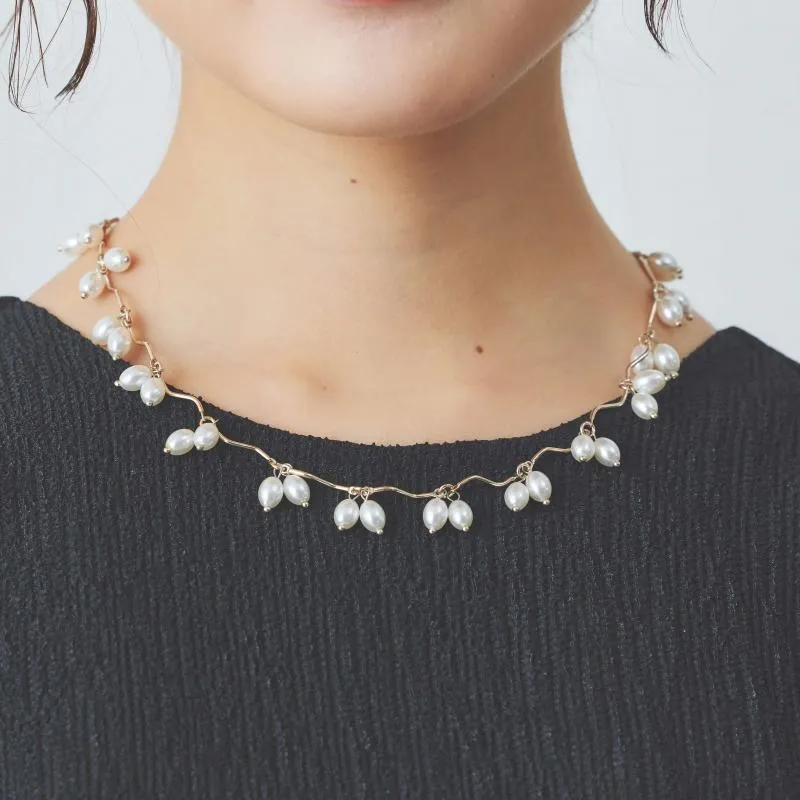 しずくパールのゴールドウェーブネックレス