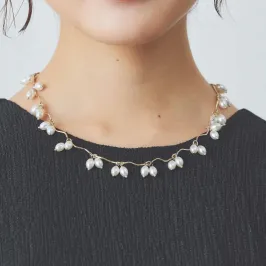 しずくパールのゴールドウェーブネックレス