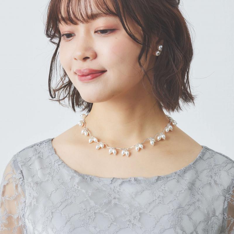 しずくパールのシルバーウェーブネックレス