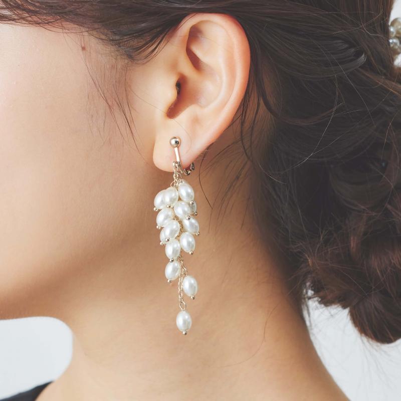 ゴールドチェーンのブーケイヤリング