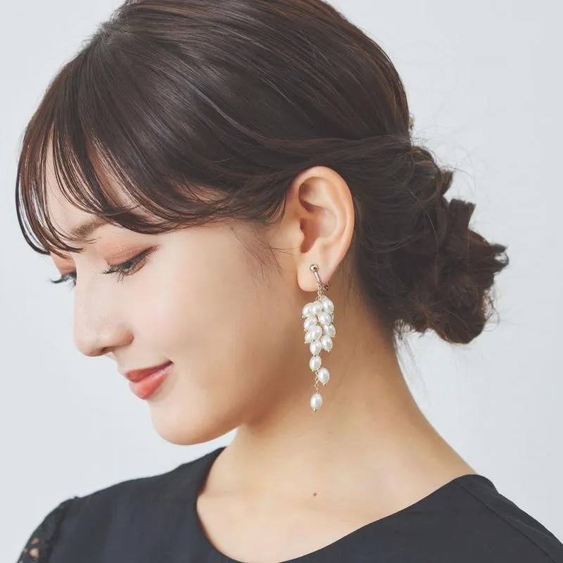 ゴールドチェーンのブーケイヤリング