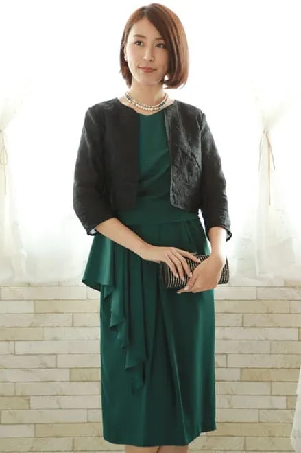 グリーンのペプラム風2wayドレス