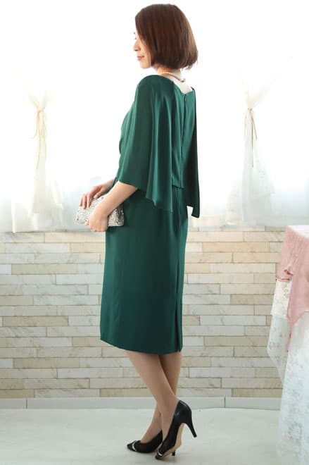 グリーンのペプラム風2wayドレス