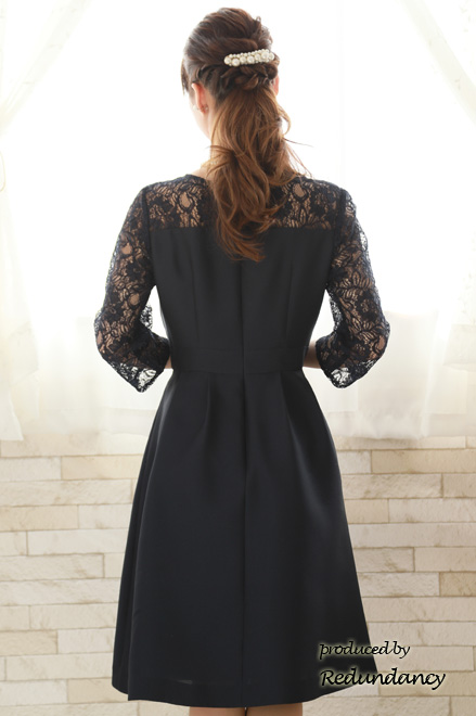 ネイビーのビスチェ風七分袖レースドレス