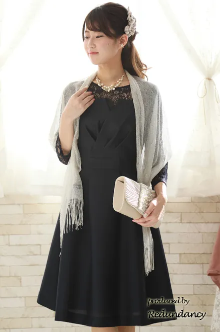 ネイビーのビスチェ風七分袖レースドレス