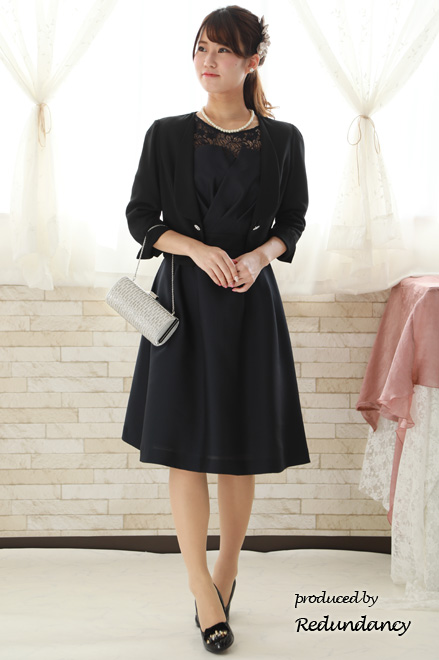 ネイビーのビスチェ風七分袖レースドレス