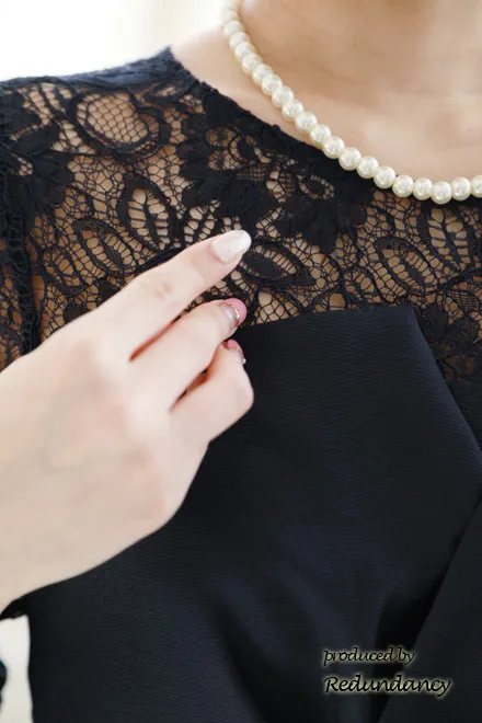 ネイビーのビスチェ風七分袖レースドレス