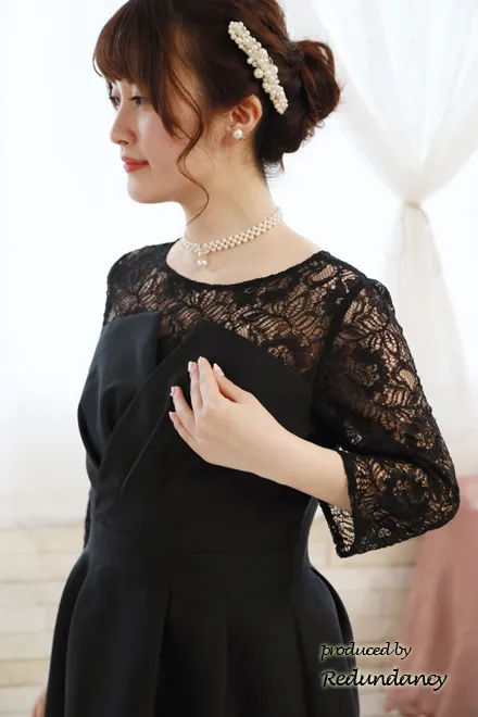 ブラックのビスチェ風七分袖レースドレス