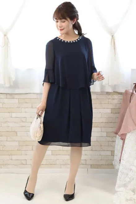 ベージュのプリーツバッグ