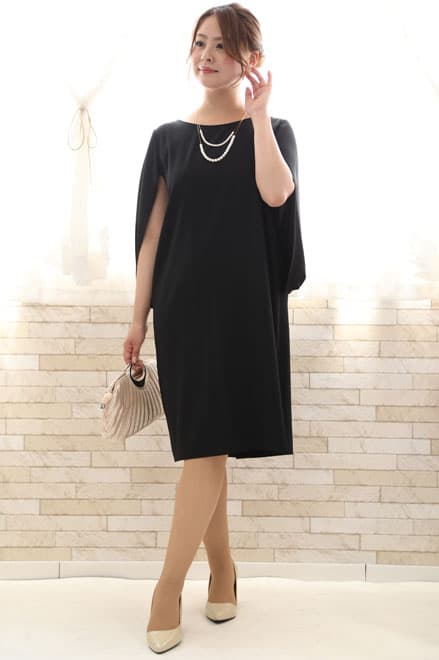 ベージュのプリーツバッグ