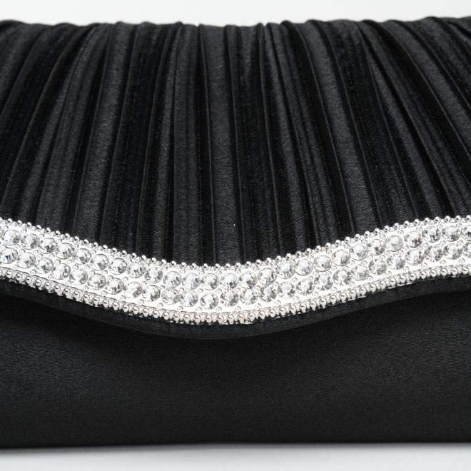 ベージュの前開き風レイヤードドレスコーディネートセット