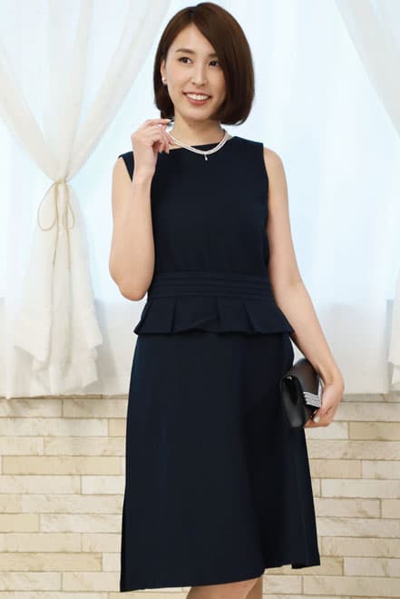 ネイビーのペプラムウエストリボン付きドレスコーディネートセット
