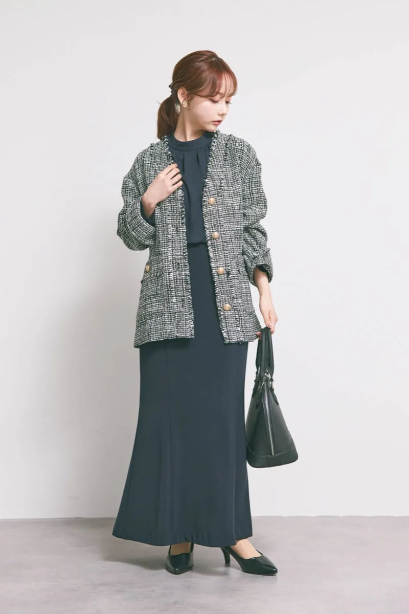 ブラックのVネックツイードジャケット