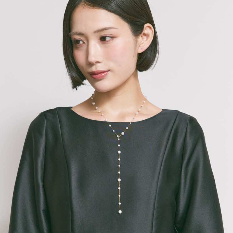 ゴールドのフローパールロングネックレス