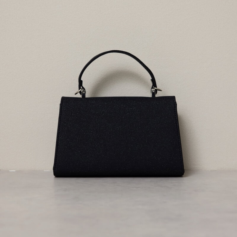 ブラックのビジューラインハンドバッグ