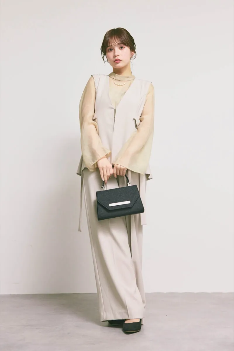 ブラックのビジューラインハンドバッグ