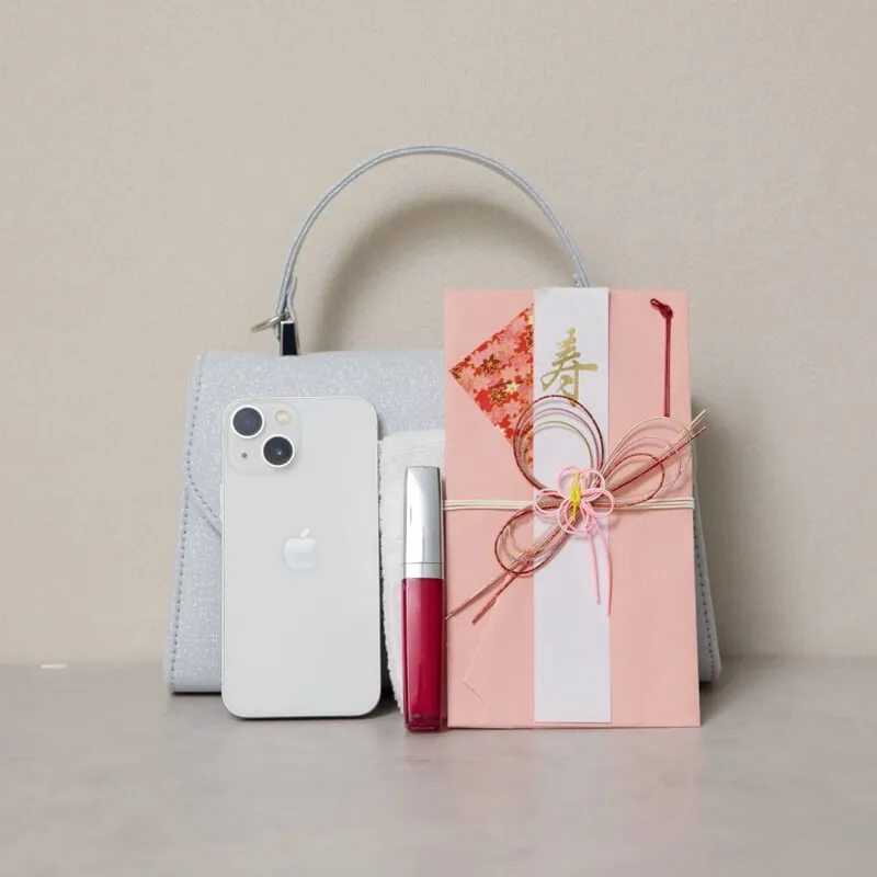 シルバーのビジューラインハンドバッグ