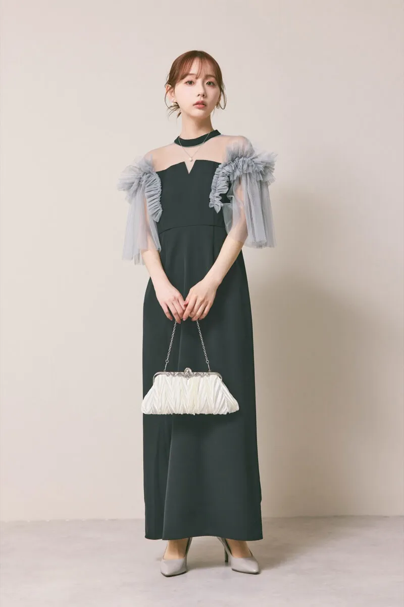 ホワイトのサテンプリーツハンドバッグ