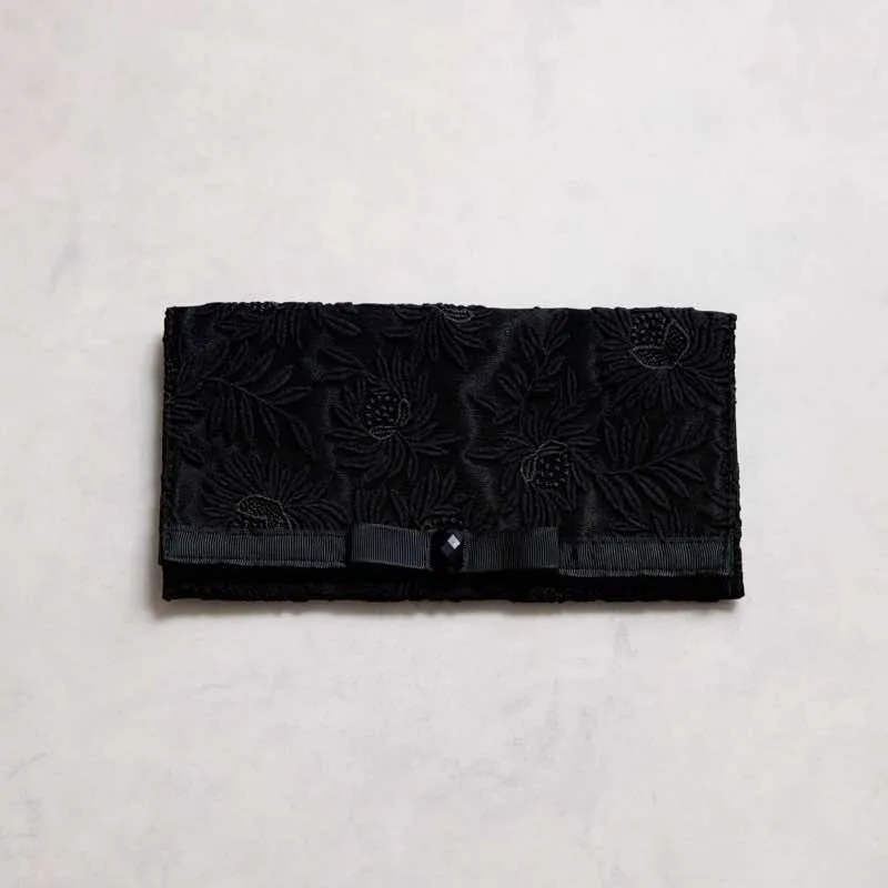 ブラックのフラワーレースふくさ